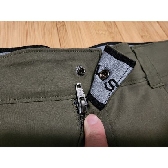 ORVIS Men Shorts 36 Tech Athletic Green Stretch Performance Hiking Golf Walking - Picture 2 of 10